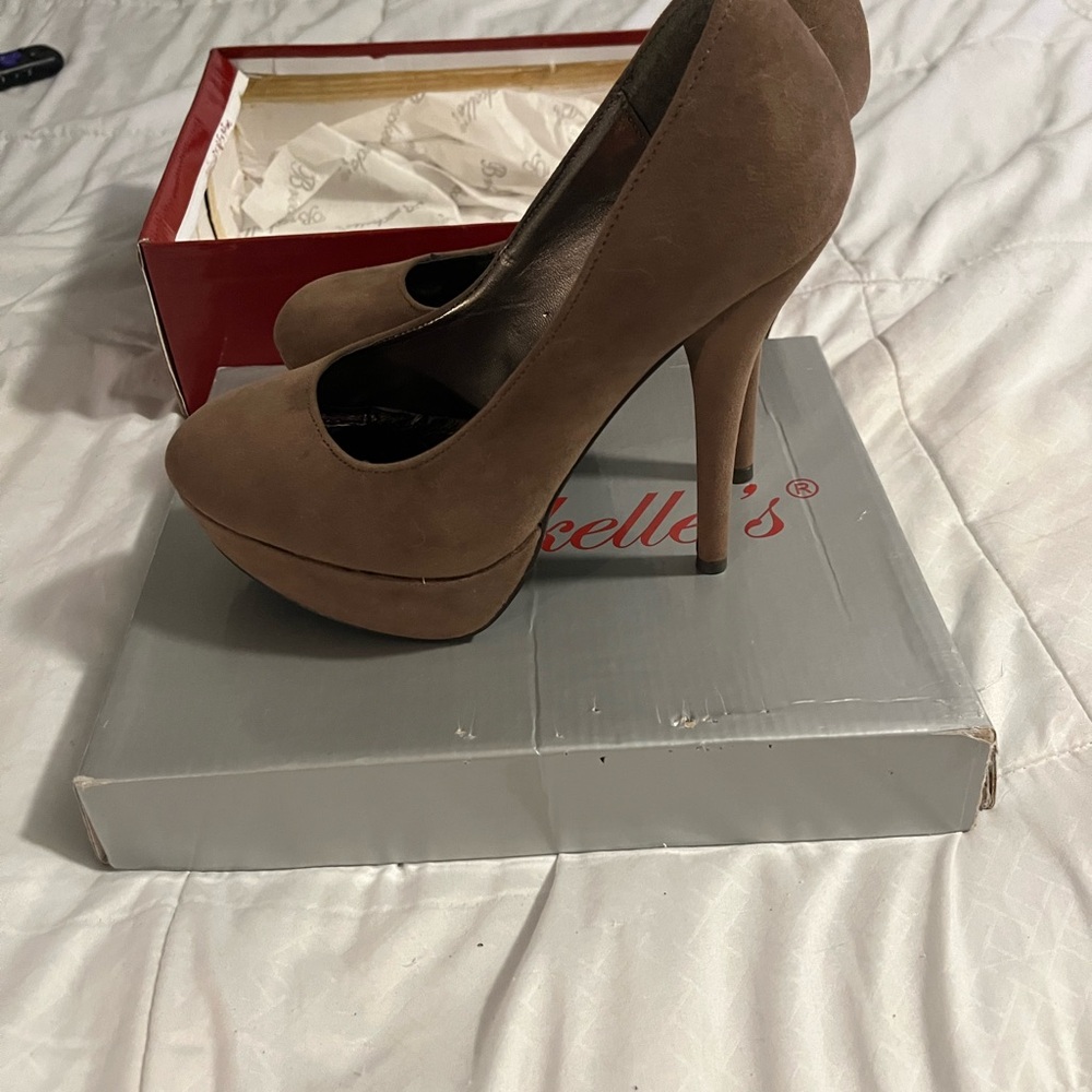 NEW Breckelles Angie brown velour Platform Heels